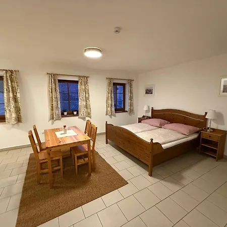 Trilety Mlyn Police (Trebic)