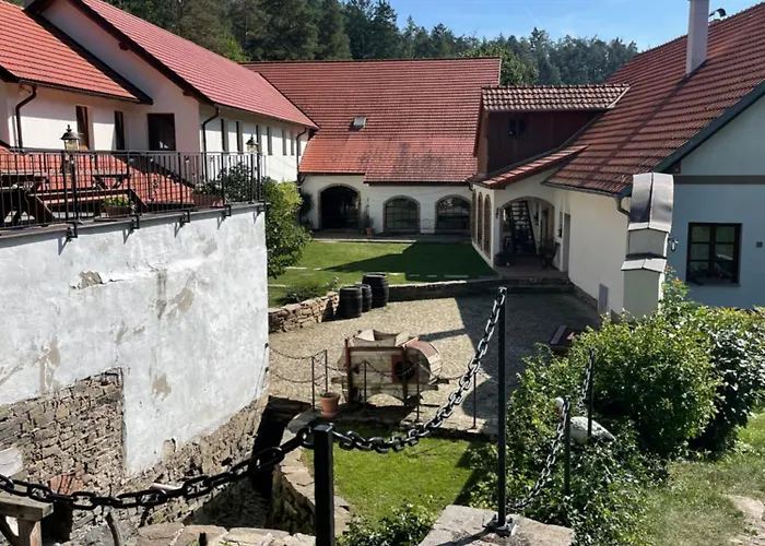 Trilety Mlyn Pensión Police (Trebic)