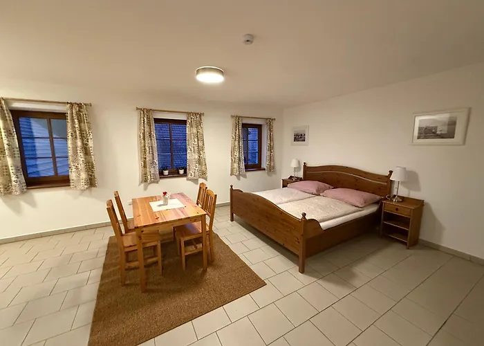 Trilety Mlyn Police (Trebic)